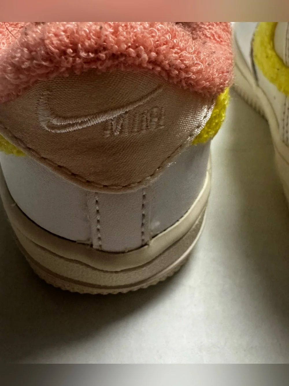 Nike Force 1 LV8 Sneaker In White/Yellow Strike-Phantom-Pearl Toddler Size: 7C